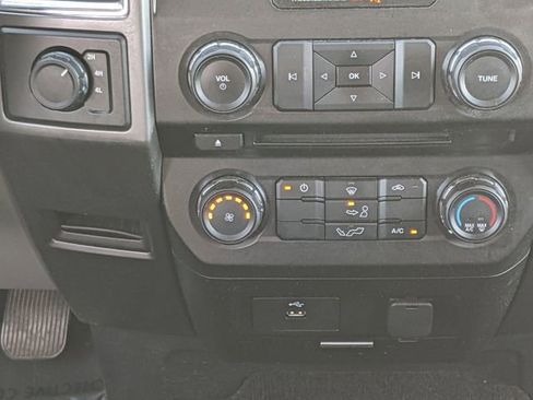 Used 2016 Ford F150 XLT image 15