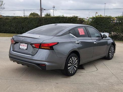 Certified 2023 Nissan Altima 2.5 SV image 5