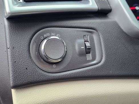 Used 2012 Cadillac SRX Luxury image 16