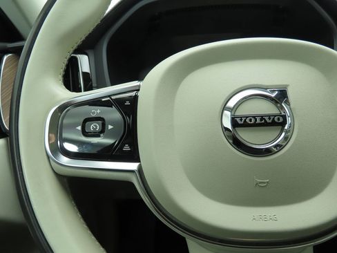 Used 2019 Volvo XC60 T5 Inscription w/ Protection Package Premier image 11