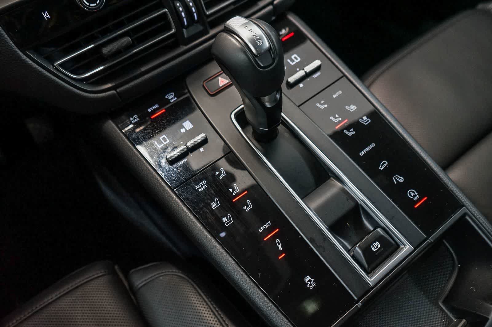 Certified 2026 Porsche Macan S AWD/4WD image 25