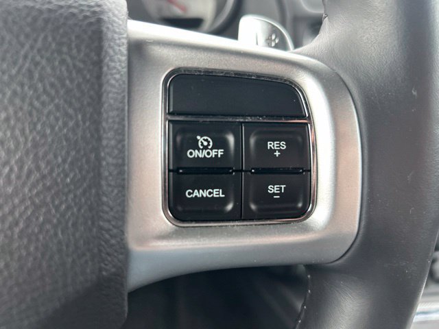 Used 2012 Dodge Challenger R/T RWD image 17