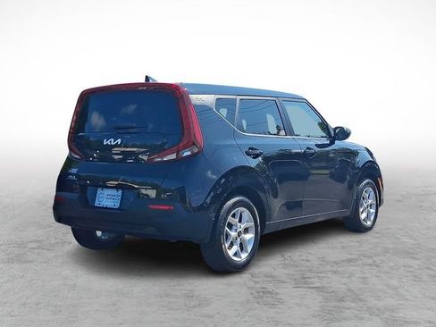 Used 2022 Kia Soul LX w/ Technology Package FWD image 6