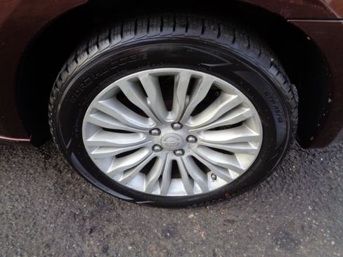 Used 2012 Chrysler 200 Limited FWD image 23