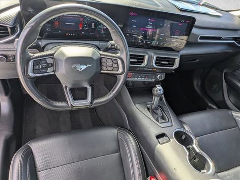 Used 2025 Ford Mustang Premium image 17