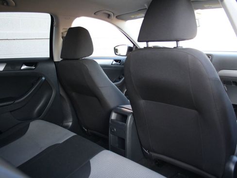 Used 2017 Volkswagen Jetta S image 10