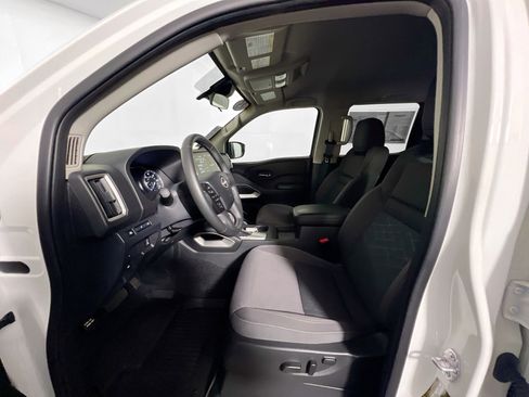 Used 2025 Nissan Frontier SV w/ SV Convenience Package AWD/4WD image 14