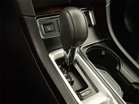 Used 2023 Subaru Ascent Limited w/ Technology Package image 19