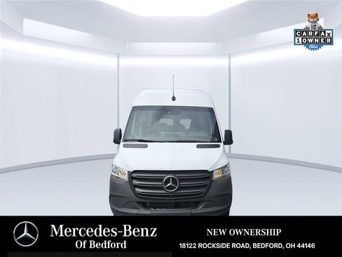 Used 2024 Mercedes-Benz Sprinter 2500 image 2