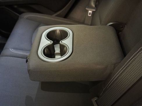 Used 2024 GMC Terrain SLE w/ Driver Convenience Package FWD image 28
