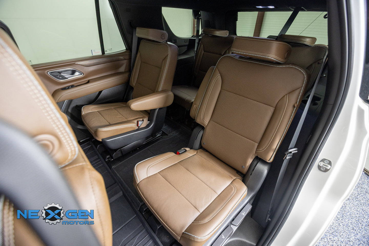 Used 2023 Chevrolet Tahoe High Country AWD/4WD image 35