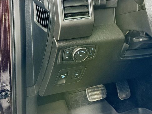 Used 2018 Ford F150 XLT w/ Equipment Group 302A Luxury image 4