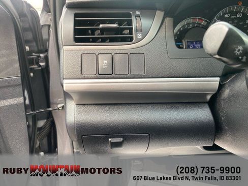 Used 2013 Toyota Camry SE w/ Preferred Accessory Pkg FWD image 15