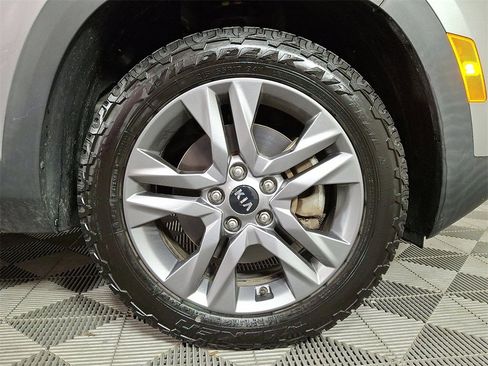 Used 2021 Kia Seltos S image 11