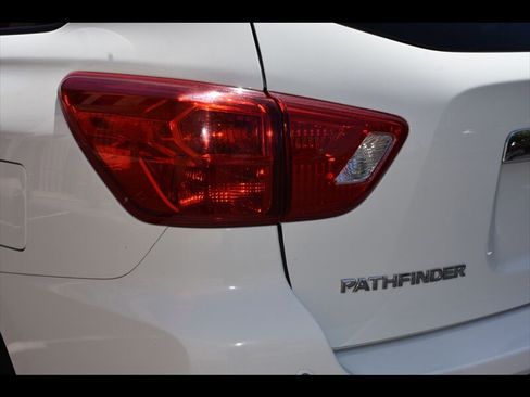 Used 2017 Nissan Pathfinder SL FWD image 53