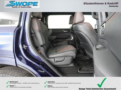 Used 2025 Nissan Armada Platinum image 11