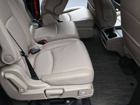 Used 2024 Honda Odyssey EX-L image 19