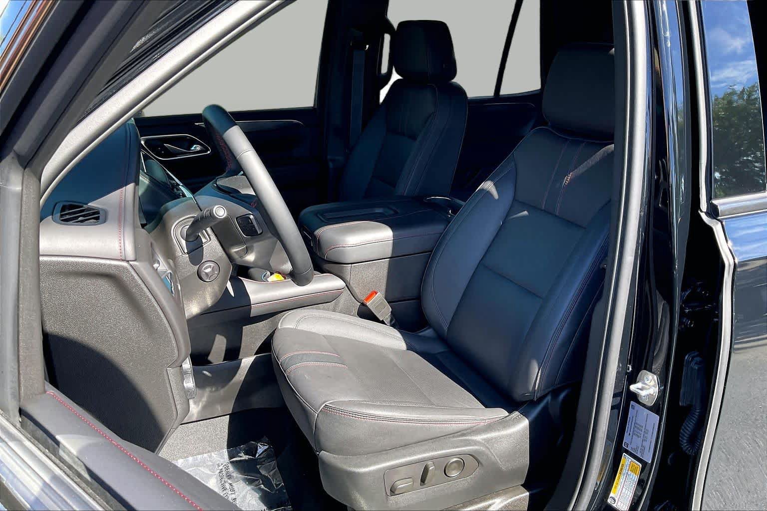 Used 2023 Chevrolet Tahoe RST w/ Luxury Package AWD/4WD image 24