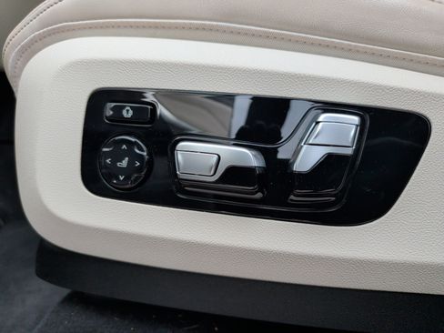 Used 2020 BMW X5 xDrive40i w/ Premium Package image 29