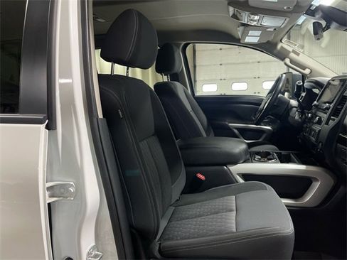 Used 2023 Nissan Titan SV w/ SV Convenience Package image 23