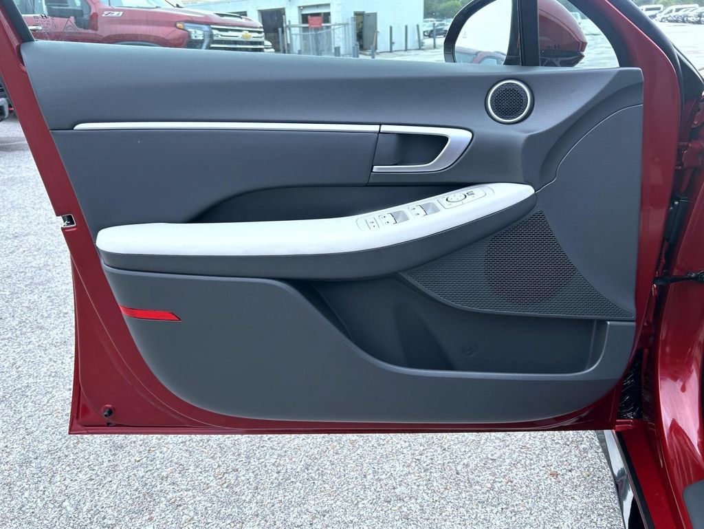 Used 2026 Hyundai Sonata SEL AWD/4WD image 11
