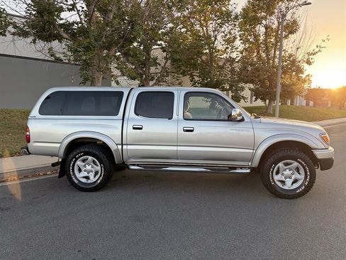 Used 2003 Toyota Tacoma PreRunner RWD image 2
