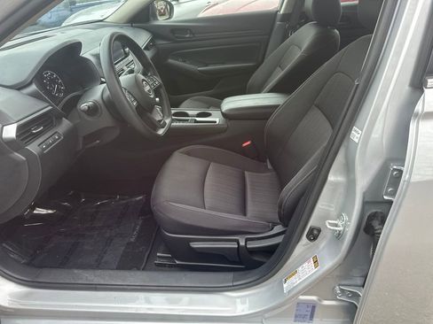 Used 2024 Nissan Altima 2.5 S image 10