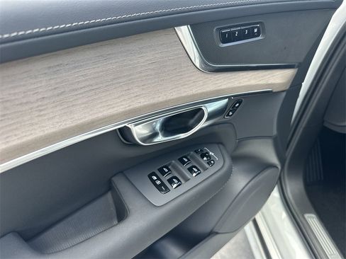 New 2025 Volvo XC90 B6 Core w/ Protection Package image 14