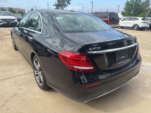 Used 2017 Mercedes-Benz E 300 image 6