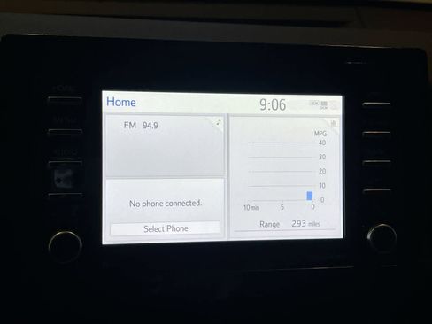 Used 2022 Toyota Camry SE image 16