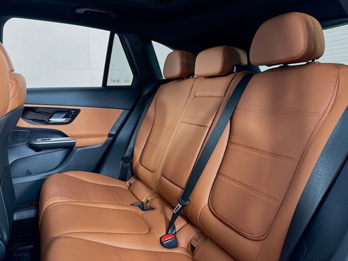 New 2026 Mercedes-Benz GLC 300 image 7