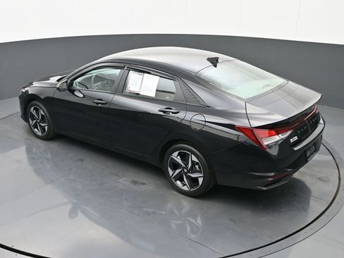 Used 2023 Hyundai Elantra SEL w/ Convenience Package image 36