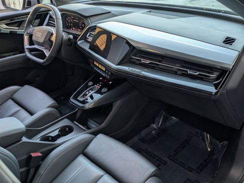 Used 2023 Audi Q4 e-tron Premium image 21