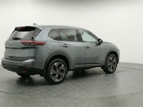 Used 2025 Nissan Rogue SV image 9