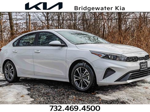 Certified 2023 Kia Forte LXS image 1