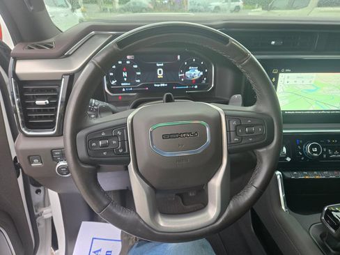 Used 2024 GMC Sierra 1500 Denali AWD/4WD image 11