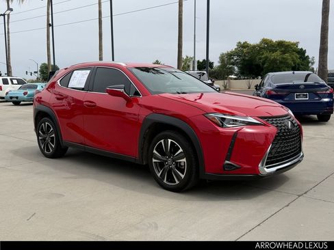 Used 2021 Lexus UX 200 w/ Accessory Package (Z1) FWD image 9