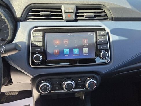 Used 2025 Nissan Versa SV FWD image 18