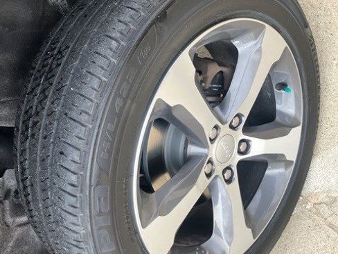 Certified 2023 Jeep Grand Cherokee Limited image 25