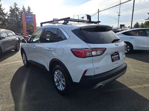 Used 2021 Ford Escape SE image 5