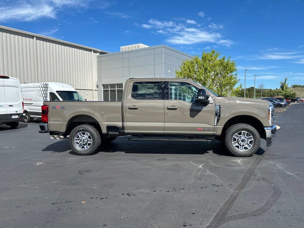 New 2027 Ford F250 Lariat w/ Lariat Premium Package AWD/4WD image 5
