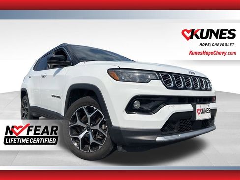 Used 2025 Jeep Compass Limited image 1