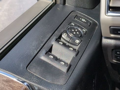Used 2017 Ford F250 Lariat w/ FX4 Off-Road Package AWD/4WD image 22