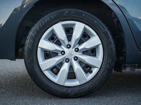 Used 2016 Toyota Corolla LE image 14