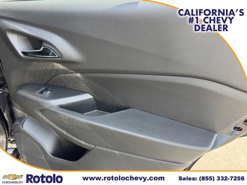 Used 2024 Chevrolet Trax LT w/ Driver Confidence Package FWD image 11