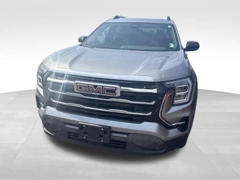 Used 2025 GMC Terrain Elevation w/ Elevation Premium Package AWD/4WD image 4