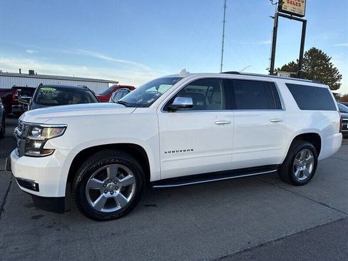 Used 2018 Chevrolet Suburban Premier image 2