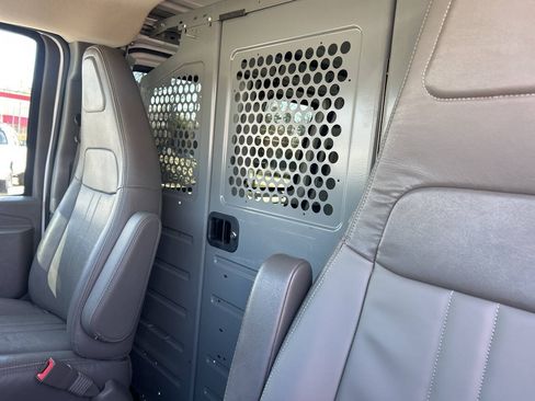 Used 2017 Chevrolet Express 2500 RWD image 13