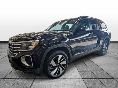 Used 2025 Volkswagen Atlas SE FWD image 1