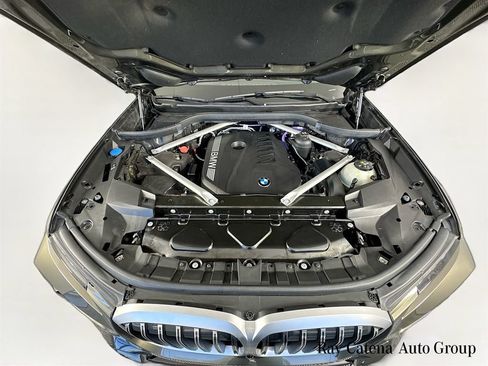 Used 2024 BMW X7 xDrive40i w/ M Sport Package AWD/4WD image 32